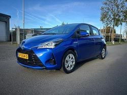 Blauw Gebruikt 2018 Toyota Yaris Hybrid Hatchback | € 13.500 (Super prijs)