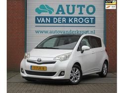 Wit Gebruikt 2011 Toyota Verso-S MPV | € 7.495 (Goede deal)