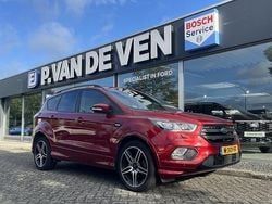 Rood Gebruikt 2018 Ford Kuga ST-Line SUV | € 18.450 (Eerlijke prijs)