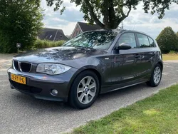 Grijs, metallic lak Gebruikt 2005 BMW 116 Executive Hatchback | € 3.299 (Goede deal)