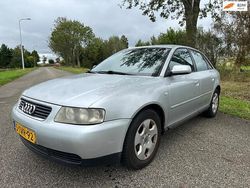 Grijs Gebruikt 2002 Audi A3 Ambiente Hatchback | € 999 (Eerlijke prijs)