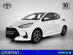 Wit Gebruikt 2022 Toyota Yaris Hybrid Business Edition Hatchback | € 20.950 (Eerlijke prijs)