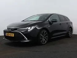 Zwart Gebruikt 2020 Toyota Corolla Plus Stationwagen | € 27.945 (Eerlijke prijs)
