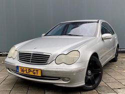 Grijs Gebruikt 2003 Mercedes C180 Elegance Sedan | € 699 (Super prijs)