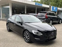 Zwart, metallic lak Gebruikt 2018 Volvo S60 Sedan | € 18.900 (Super prijs)