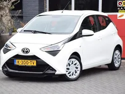 Wit Gebruikt 2021 Toyota Aygo X-play Hatchback | € 9.950 (Eerlijke prijs)