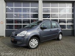 Grijs Gebruikt 2012 Renault Grand Modus Night&Day MPV | € 5.999 (Iets duurder)
