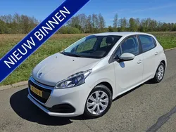 Wit Gebruikt 2016 Peugeot 208 Active Hatchback | € 6.999 (Eerlijke prijs)