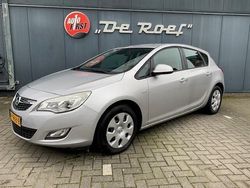 Grijs Gebruikt 2010 Opel Astra Selection Hatchback | € 6.450 (Eerlijke prijs)