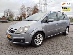 Grijs Gebruikt 2007 Opel Zafira Executive MPV | € 2.495 (Super prijs)