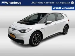 Wit, metallic lak Gebruikt 2022 VW ID.3 Pure Hatchback | € 19.950 (Super prijs)