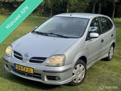 Grijs Gebruikt 2006 Nissan Almera Tino MPV | € 2.150 (Eerlijke prijs)