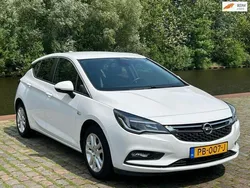 Wit Gebruikt 2017 Opel Astra Edition Hatchback | € 9.999 (Eerlijke prijs)