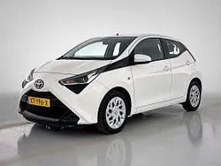 Wit Gebruikt 2019 Toyota Aygo X-play Hatchback | € 11.245 (Eerlijke prijs)