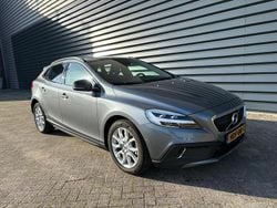 Grijs Gebruikt 2019 Volvo V40 CC Summum Stationwagen | € 26.500 (Eerlijke prijs)