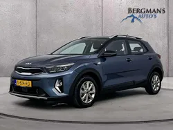 Blauw, metallic lak Gebruikt 2023 Kia Stonic SUV | € 19.600 (Eerlijke prijs)