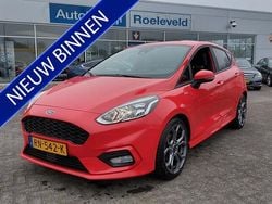 Rood Gebruikt 2017 Ford Fiesta ST-Line Hatchback | € 11.950 (Eerlijke prijs)