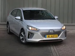 Grijs, metallic lak Gebruikt 2018 Hyundai Ioniq Comfort Sedan | € 14.950