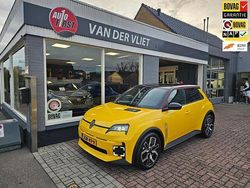 Geel Nieuw 2025 Renault R5 Komfort Hatchback | € 32.950 (Eerlijke prijs)