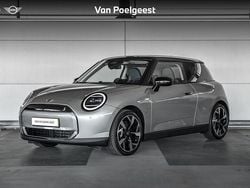 Grijs, metallic lak Gebruikt 2024 Mini Cooper SE Classic Hatchback | € 33.900 (Eerlijke prijs)