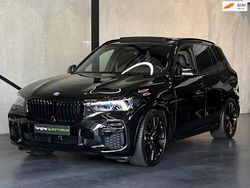 Zwart (metallic) Gebruikt 2023 BMW X5 M Sport SUV | € 78.990 (Eerlijke prijs)