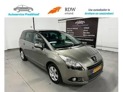 Grijs Gebruikt 2013 Peugeot 5008 Style MPV | € 5.995 (Eerlijke prijs)