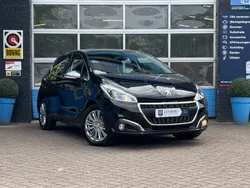Zwart Gebruikt 2018 Peugeot 208 Allure Hatchback | € 12.370 (Duur)