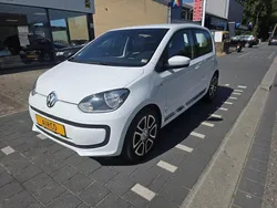 Wit Gebruikt 2016 VW up! CLUB Hatchback | € 7.750 (Eerlijke prijs)