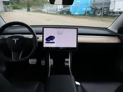 Blauw Gebruikt 2019 Tesla Model 3 Performance Sedan | € 22.650 (Eerlijke prijs)