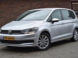 Grijs Gebruikt 2016 VW Touran Comfortline MPV | € 12.949 (Eerlijke prijs)