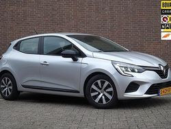 Grijs Gebruikt 2023 Renault Clio V Equilibre Hatchback | € 14.900 (Eerlijke prijs)