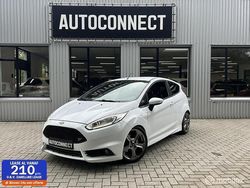 Wit Gebruikt 2016 Ford Fiesta ST Hatchback | € 12.950 (Eerlijke prijs)