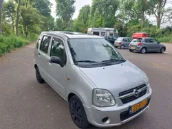 Zilver Gebruikt 2004 Opel Agila Essentia MPV | € 1.000 (Eerlijke prijs)