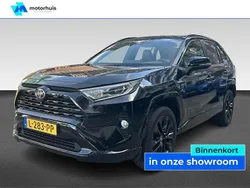Zwart Gebruikt 2021 Toyota RAV4 Hybrid Edition SUV | € 27.995 (Goede deal)