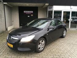 Zwart, metallic lak Gebruikt 2010 Opel Insignia Edition Hatchback | € 3.999 (Eerlijke prijs)