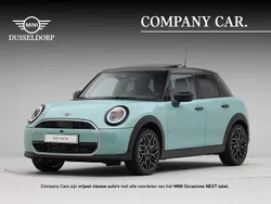 Groen Gebruikt 2025 Mini Cooper Favoured Hatchback | € 42.750