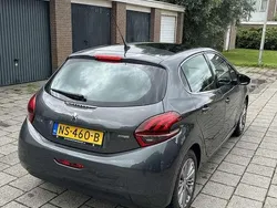 Grijs Gebruikt 2017 Peugeot 208 Allure Hatchback | € 7.500 (Eerlijke prijs)