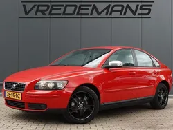Rood Gebruikt 2006 Volvo S40 Sedan | € 2.250 (Eerlijke prijs)