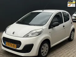Wit Gebruikt 2013 Peugeot 107 Access Hatchback | € 2.950 (Eerlijke prijs)