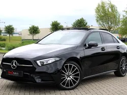 Zwart Gebruikt 2021 Mercedes A250 AMG Sedan | € 32.450 (Eerlijke prijs)