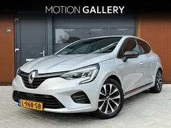 Grijs Gebruikt 2020 Renault Clio V Intens Hatchback | € 13.499 (Eerlijke prijs)