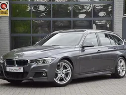 Grijs Gebruikt 2017 BMW 320 M Sport Stationwagen | € 22.950 (Iets duurder)