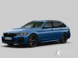 Blauw, metallic lak Gebruikt 2022 BMW 530e M Sport Stationwagen | € 45.900 (Eerlijke prijs)