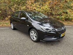Zwart Gebruikt 2018 Opel Astra Edition Stationwagen | € 8.750 (Super prijs)
