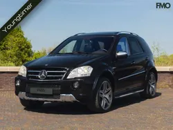 Zwart, metallic lak Gebruikt 2010 Mercedes ML63 AMG AMG SUV | € 41.495