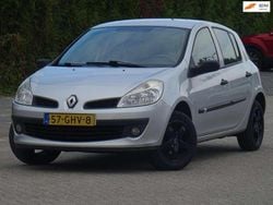 Grijs Gebruikt 2008 Renault Clio R.S. Hatchback | € 2.499 (Eerlijke prijs)