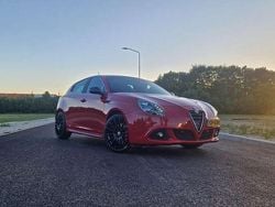 Rood Gebruikt 2015 Alfa Romeo Giulietta Hatchback | € 12.950 (Goede deal)