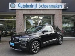 Zwart Gebruikt 2021 VW T-Roc Active SUV | € 20.940 (Eerlijke prijs)