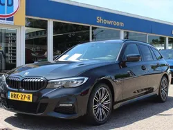 Zwart Gebruikt 2022 BMW 330e Basis Stationwagen | € 30.999 (Eerlijke prijs)