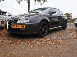 Grijs Gebruikt 2005 Alfa Romeo GT Distinctive Coupé | € 1.295 (Eerlijke prijs)